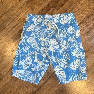 Boys size 10 H&M lightweight floral pattern shorts.  Light blue and off-white.